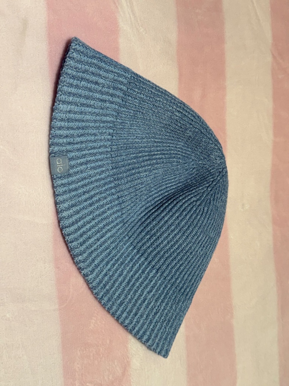 NEW Denim Knit Bucket Hat, Celestial Blue, ALO, One Size - Picture 3 of 6